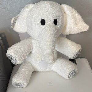 Carnival Cruise Line towel Elephant plush- NWT!